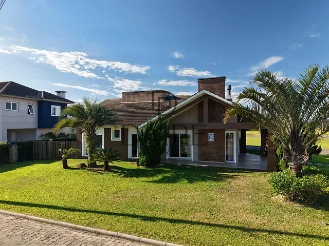 Casa com 683m² 4 quartos e 5 banheiros, à venda, no bairro Centro em Osório