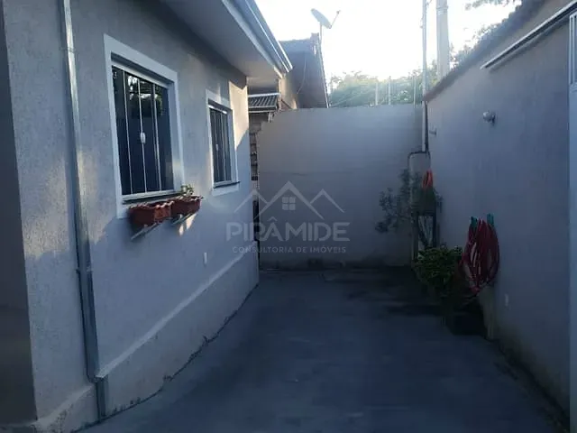 Casa com 163m² 2 quartos e 1 banheiro, à venda, no bairro Augusto de Almeida em Poços de Caldas