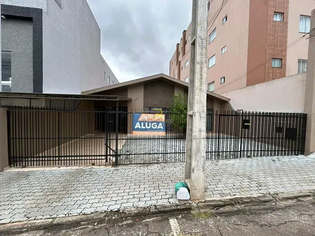 Casa com 471m², à venda ou para alugar, no bairro Trianon em Guarapuava