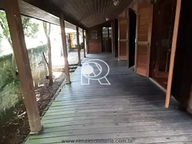 Casa com 208m², à venda, no bairro Jardim San Conrado em Registro