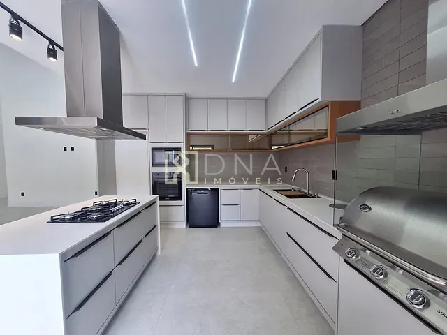 Casa 4 quartos e 6 banheiros, à venda ou para alugar, no bairro Condomínio Residencial Colinas do Paratehy em São José dos Campos