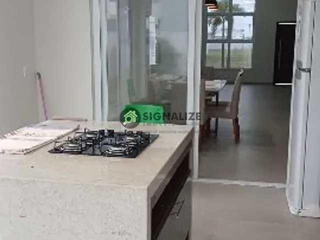 Casa 3 quartos e 5 banheiros, à venda, no bairro Ogiva em Cabo Frio