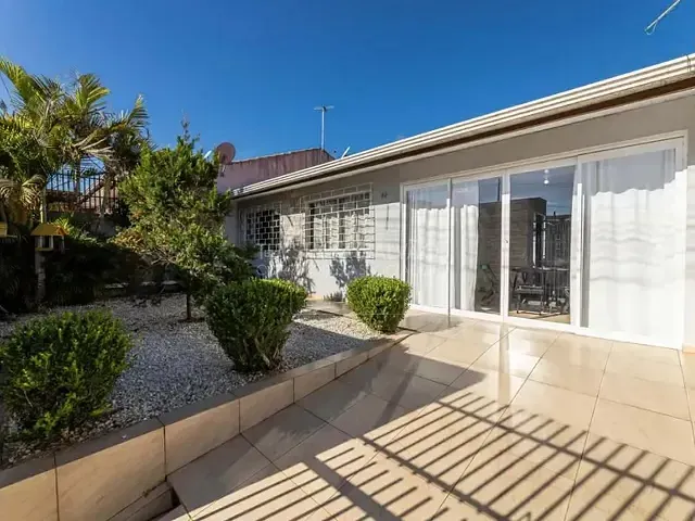 Casa com 100m² 3 quartos e 2 banheiros, à venda, no bairro Rivabem em Campo Largo