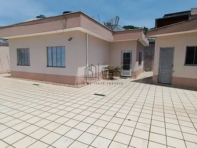 Casa 3 quartos e 1 banheiro, à venda, no bairro Cesar de Souza em Mogi das Cruzes