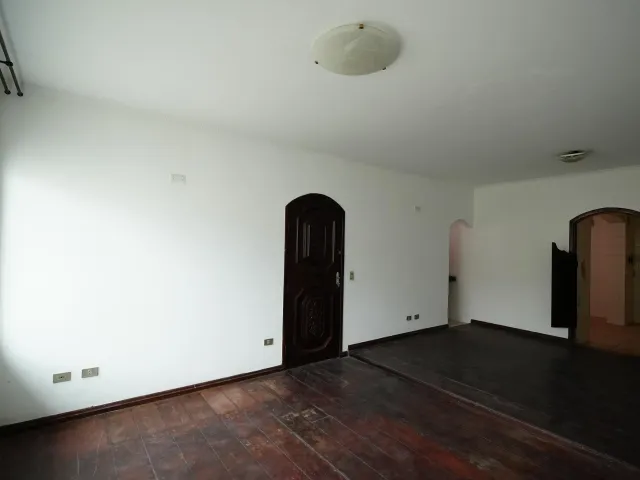 Casa 2 quartos e 2 banheiros, para alugar, no bairro Vila Metalúrgica em Santo André