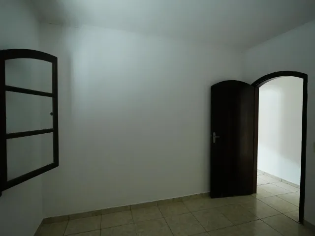 Casa 2 quartos e 2 banheiros, para alugar, no bairro Vila Metalúrgica em Santo André