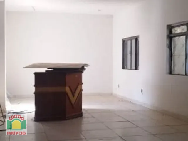 Casa com 400m², para alugar, no bairro Centro em Anápolis