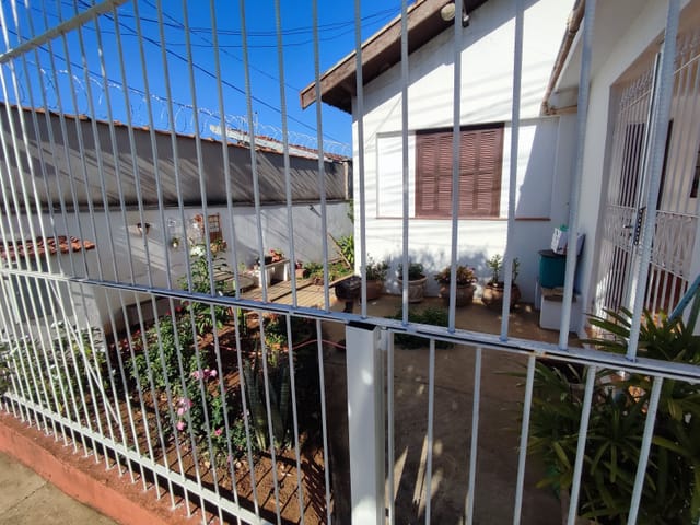 Casa com 300m² 4 quartos e 2 banheiros, à venda, no bairro Vila Rezende em Piracicaba
