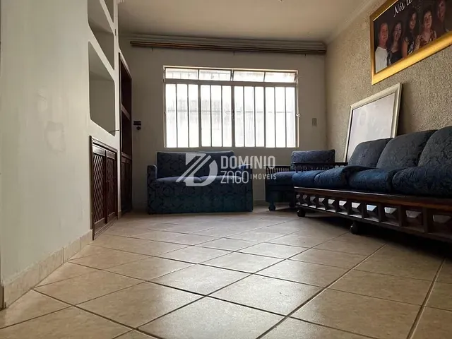 Casa com 212m² 4 quartos e 2 banheiros, à venda, no bairro Estados Unidos em Uberaba