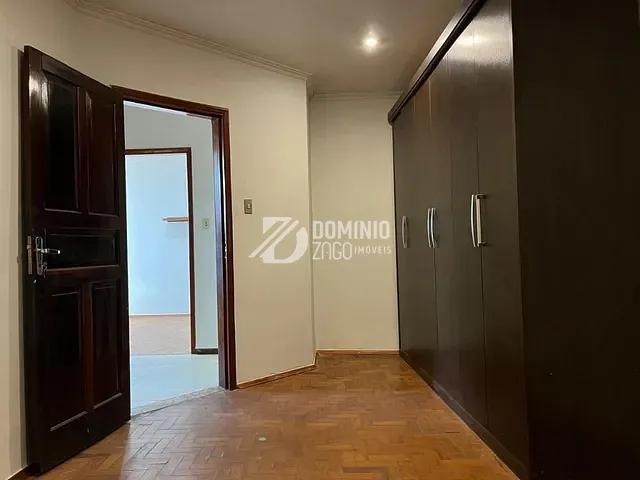 Casa com 212m² 4 quartos e 2 banheiros, à venda, no bairro Estados Unidos em Uberaba