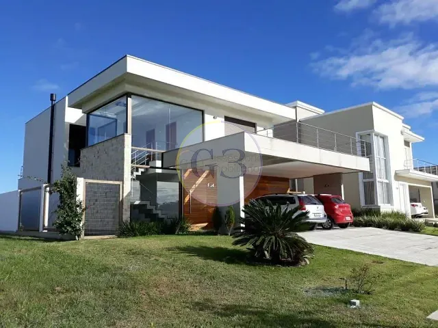 Casa 3 quartos e 3 banheiros, à venda, no bairro Laranjal em Pelotas