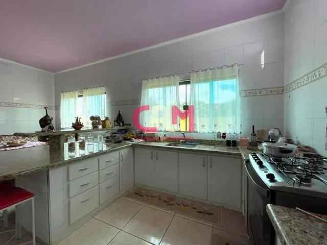 Casa com 259m² 3 quartos e 3 banheiros, à venda, no bairro Vila Rosa em Taquaritinga