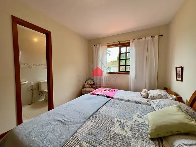 Casa 3 quartos e 1 banheiro, à venda ou para alugar, no bairro Vale dos Pinheiros em Nova Friburgo