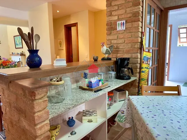 Casa 3 quartos e 1 banheiro, à venda ou para alugar, no bairro Vale dos Pinheiros em Nova Friburgo