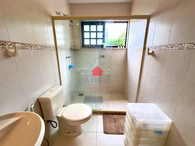 Casa 3 quartos e 1 banheiro, à venda ou para alugar, no bairro Vale dos Pinheiros em Nova Friburgo