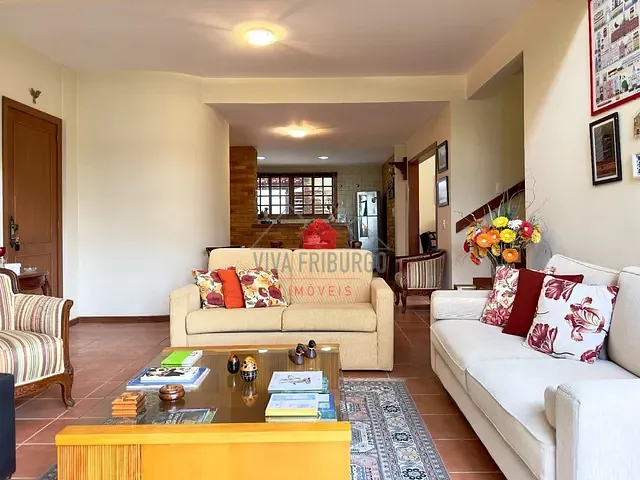 Casa 3 quartos e 1 banheiro, à venda ou para alugar, no bairro Vale dos Pinheiros em Nova Friburgo