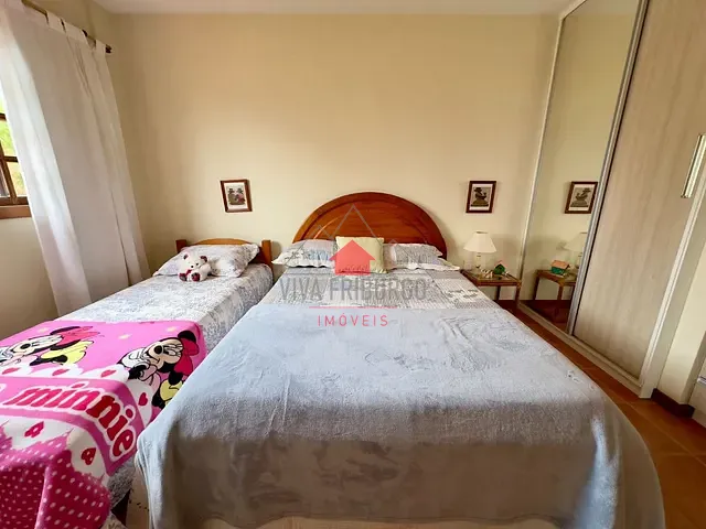 Casa 3 quartos e 1 banheiro, à venda ou para alugar, no bairro Vale dos Pinheiros em Nova Friburgo