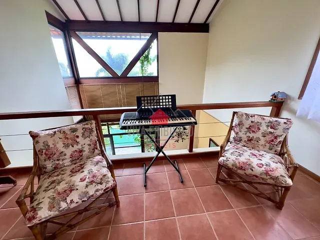 Casa 3 quartos e 1 banheiro, à venda ou para alugar, no bairro Vale dos Pinheiros em Nova Friburgo