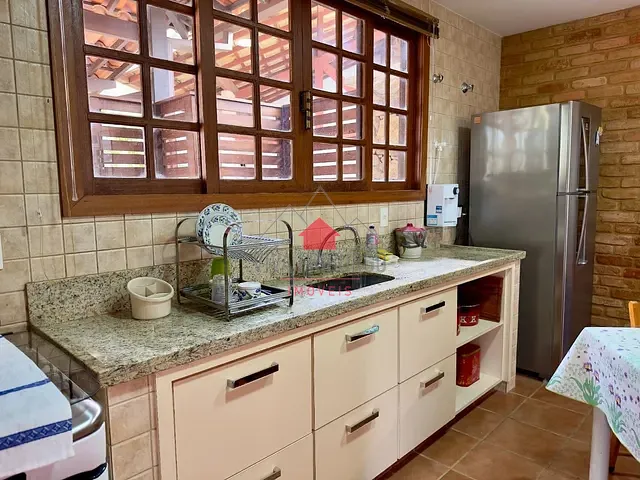 Casa 3 quartos e 1 banheiro, à venda ou para alugar, no bairro Vale dos Pinheiros em Nova Friburgo