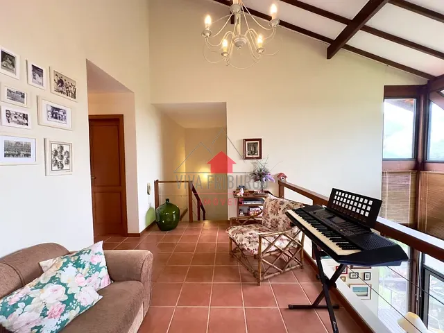 Casa 3 quartos e 1 banheiro, à venda ou para alugar, no bairro Vale dos Pinheiros em Nova Friburgo