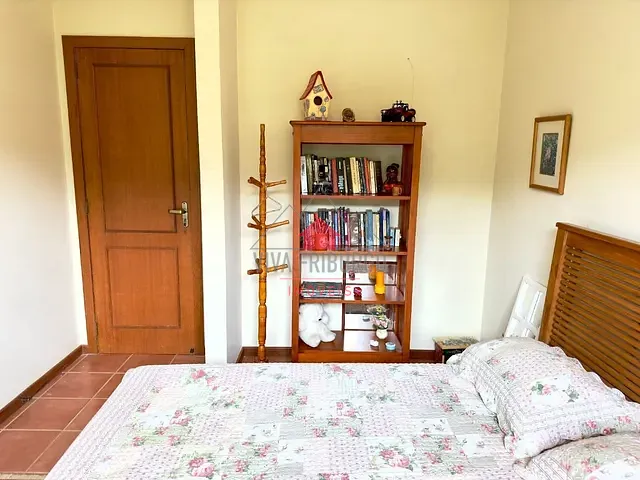 Casa 3 quartos e 1 banheiro, à venda ou para alugar, no bairro Vale dos Pinheiros em Nova Friburgo