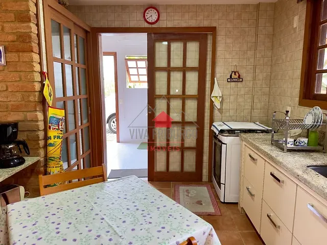 Casa 3 quartos e 1 banheiro, à venda ou para alugar, no bairro Vale dos Pinheiros em Nova Friburgo
