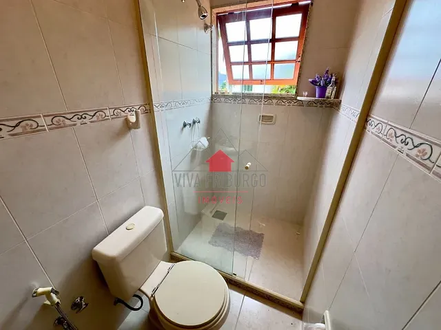 Casa 3 quartos e 1 banheiro, à venda ou para alugar, no bairro Vale dos Pinheiros em Nova Friburgo