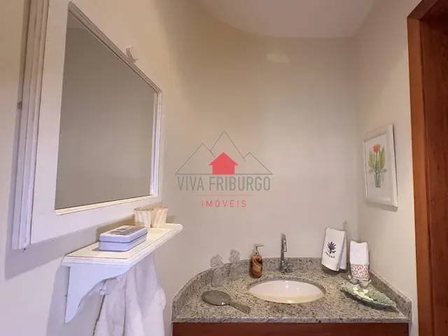 Casa 3 quartos e 1 banheiro, à venda ou para alugar, no bairro Vale dos Pinheiros em Nova Friburgo