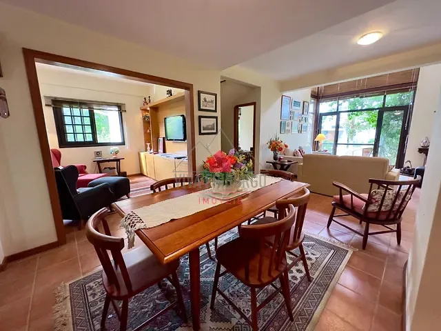 Casa 3 quartos e 1 banheiro, à venda ou para alugar, no bairro Vale dos Pinheiros em Nova Friburgo
