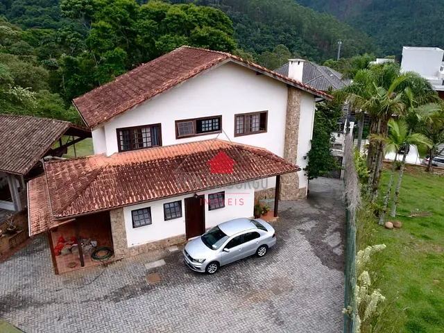 Casa 3 quartos e 1 banheiro, à venda ou para alugar, no bairro Vale dos Pinheiros em Nova Friburgo
