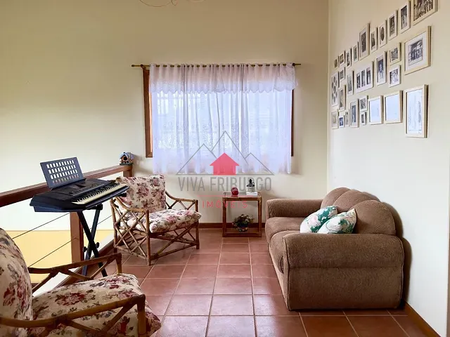 Casa 3 quartos e 1 banheiro, à venda ou para alugar, no bairro Vale dos Pinheiros em Nova Friburgo