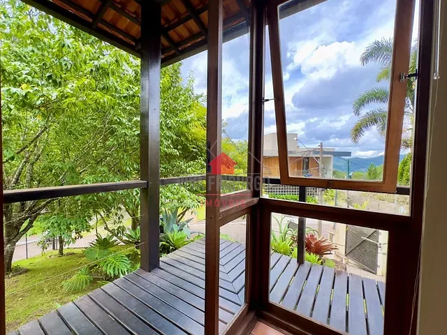 Casa 3 quartos e 1 banheiro, à venda ou para alugar, no bairro Vale dos Pinheiros em Nova Friburgo