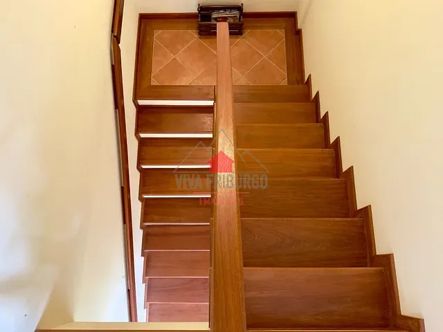 Casa 3 quartos e 1 banheiro, à venda ou para alugar, no bairro Vale dos Pinheiros em Nova Friburgo