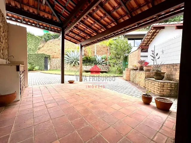 Casa 3 quartos e 1 banheiro, à venda ou para alugar, no bairro Vale dos Pinheiros em Nova Friburgo