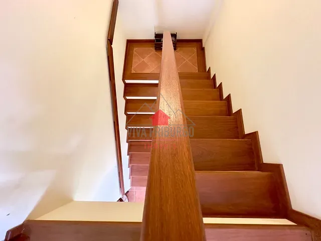 Casa 3 quartos e 1 banheiro, à venda ou para alugar, no bairro Vale dos Pinheiros em Nova Friburgo