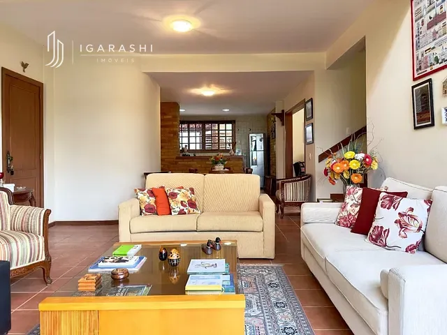 Casa 3 quartos e 1 banheiro, à venda ou para alugar, no bairro Vale dos Pinheiros em Nova Friburgo