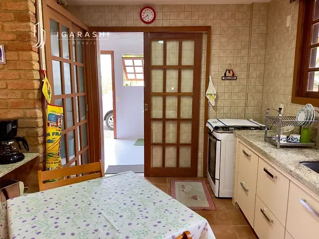 Casa 3 quartos e 1 banheiro, à venda ou para alugar, no bairro Vale dos Pinheiros em Nova Friburgo