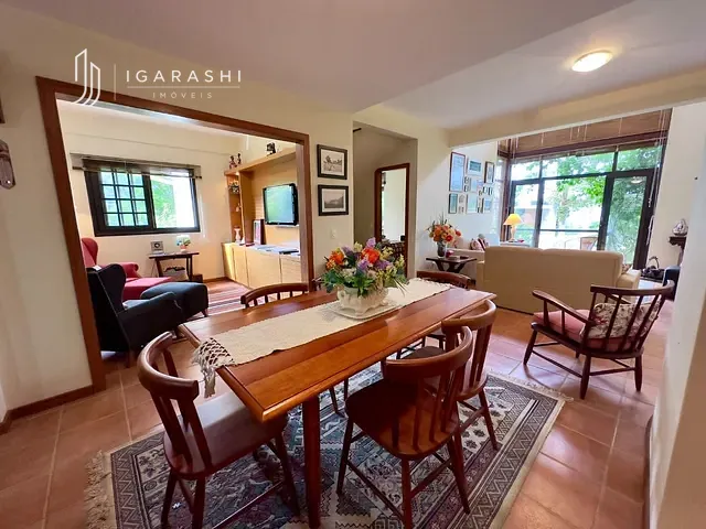 Casa 3 quartos e 1 banheiro, à venda ou para alugar, no bairro Vale dos Pinheiros em Nova Friburgo