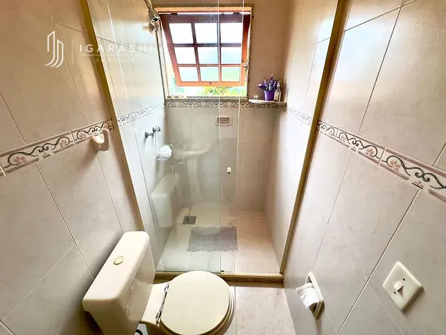 Casa 3 quartos e 1 banheiro, à venda ou para alugar, no bairro Vale dos Pinheiros em Nova Friburgo