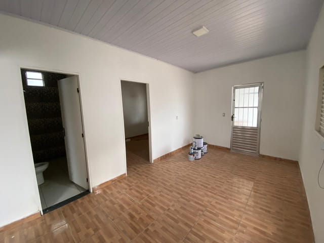 Casa com 400m² 2 quartos e 1 banheiro, à venda, no bairro Cidade Satélite Íris em Campinas