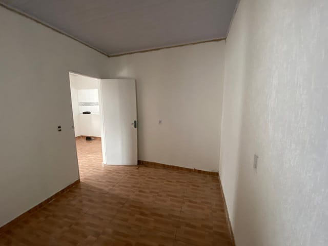 Casa com 400m² 2 quartos e 1 banheiro, à venda, no bairro Cidade Satélite Íris em Campinas