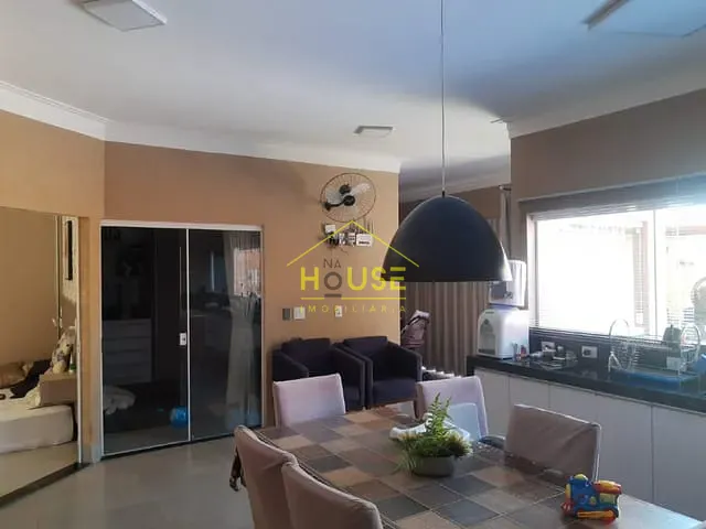 Casa com 250m² 3 quartos e 3 banheiros, à venda, no bairro Jardim Residencial Eulália em Votuporanga