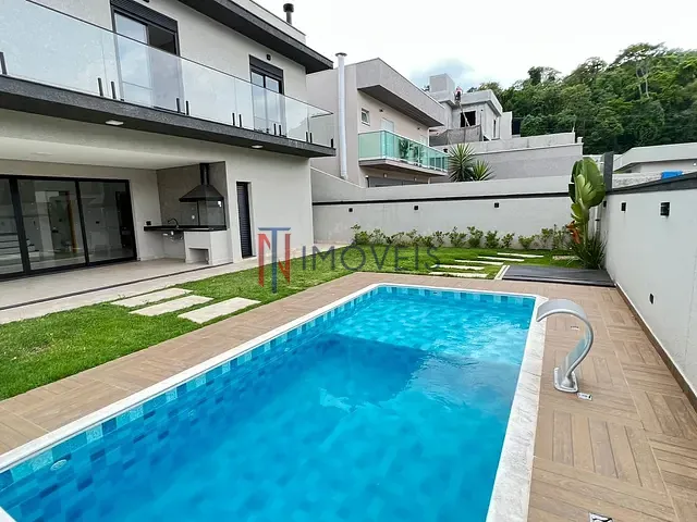 Casa com 364m² 3 quartos e 3 banheiros, à venda, no bairro Rio Abaixo em Atibaia