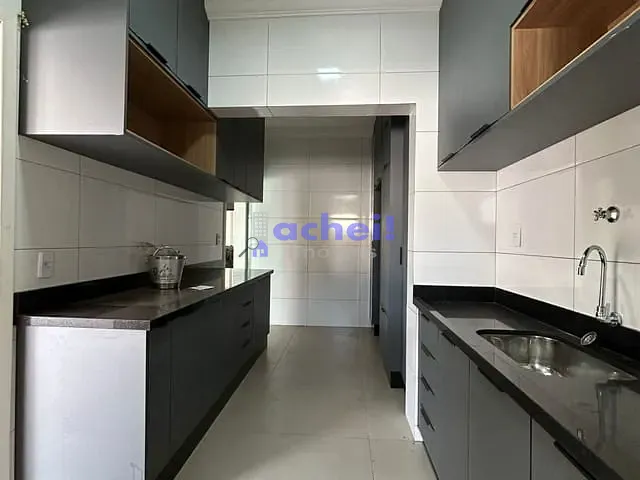Casa com 360m² 3 quartos e 3 banheiros, à venda ou para alugar, no bairro Vila Dom Pedro em Rondonópolis