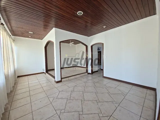 Casa com 250m² 3 quartos e 2 banheiros, à venda, no bairro Praia Do Sonho em Itanhaém