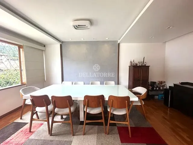 Casa com 380m² 4 quartos e 2 banheiros, à venda, no bairro Tijuca em Teresópolis
