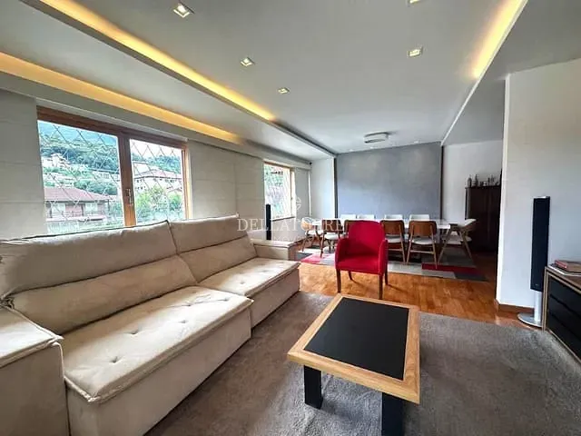 Casa com 380m² 4 quartos e 2 banheiros, à venda, no bairro Tijuca em Teresópolis