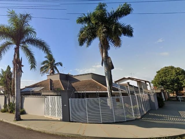 Casa com 855m² 3 quartos e 5 banheiros, à venda, no bairro Jardim das Mansões em Cambé