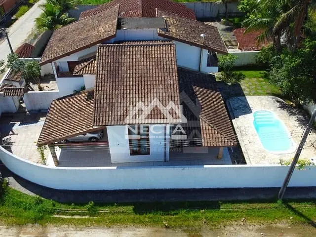 Casa com 522m² 4 quartos e 3 banheiros, à venda, no bairro Capricórnio II em Caraguatatuba