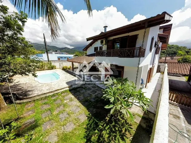 Casa com 522m² 4 quartos e 3 banheiros, à venda, no bairro Capricórnio II em Caraguatatuba